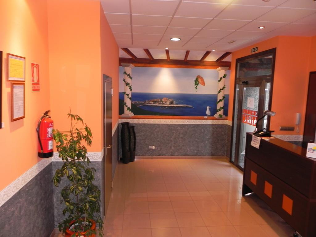 Hotel Restaurante Pizzeria Abc Laracha Exterior photo