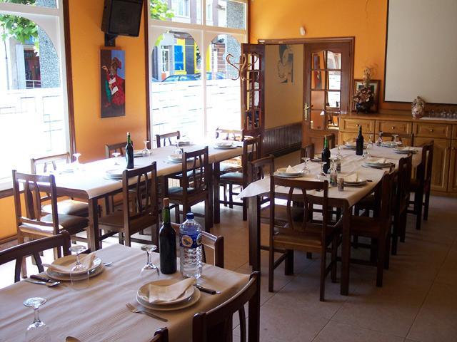 Hotel Restaurante Pizzeria Abc Laracha Exterior photo