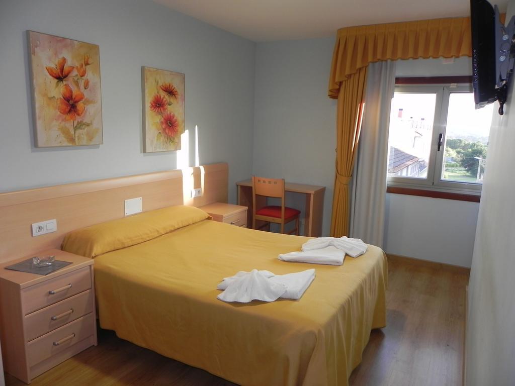 Hotel Restaurante Pizzeria Abc Laracha Room photo